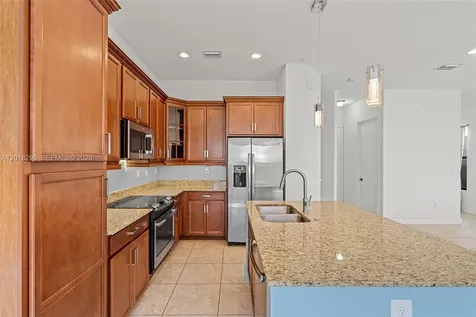 3323 W 96th Place Hialeah FL 33018