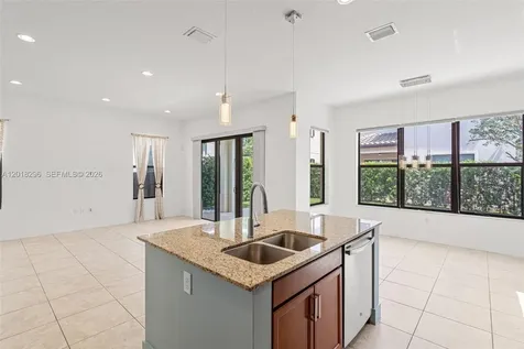 3323 W 96th Place Hialeah FL 33018