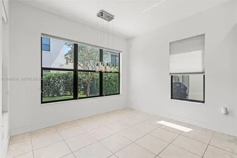 3323 W 96th Place Hialeah FL 33018