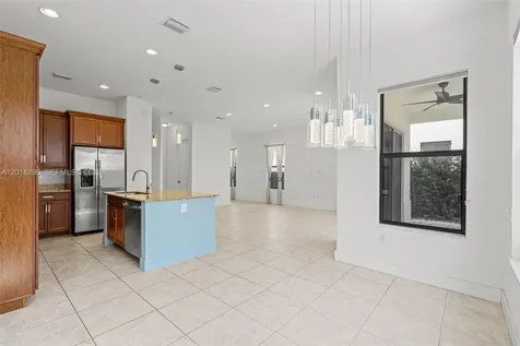 3323 W 96th Place Hialeah FL 33018