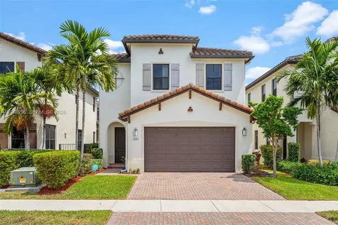 3323 W 96th Place Hialeah FL 33018