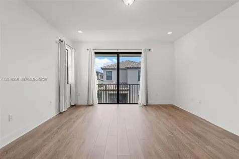 3323 W 96th Place Hialeah FL 33018