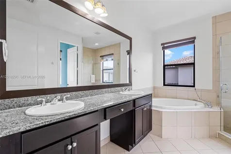 3323 W 96th Place Hialeah FL 33018