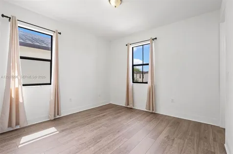 3323 W 96th Place Hialeah FL 33018