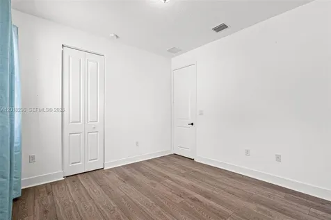 3323 W 96th Place Hialeah FL 33018