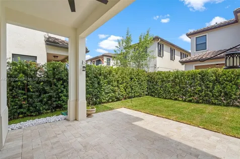 3323 W 96th Place Hialeah FL 33018