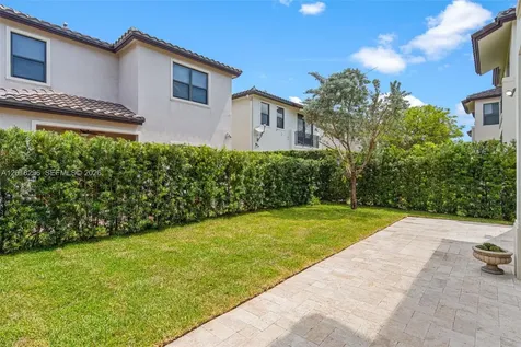 3323 W 96th Place Hialeah FL 33018