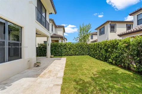 3323 W 96th Place Hialeah FL 33018