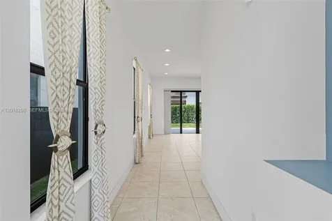 3323 W 96th Place Hialeah FL 33018