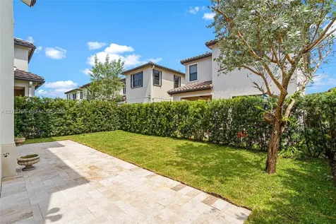 3323 W 96th Place Hialeah FL 33018