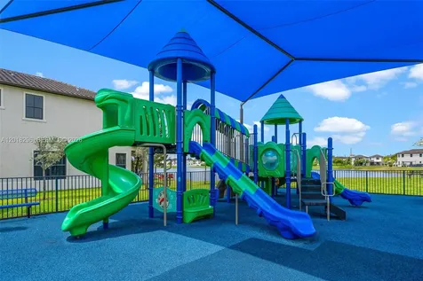 3323 W 96th Place Hialeah FL 33018