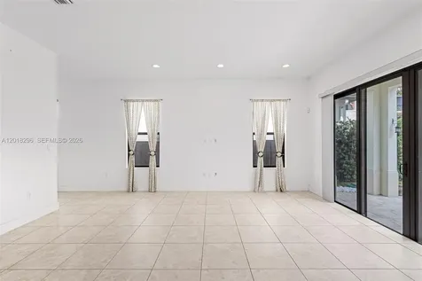 3323 W 96th Place Hialeah FL 33018