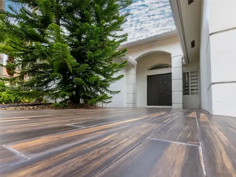 16894 Crestview Lane Weston FL 33326