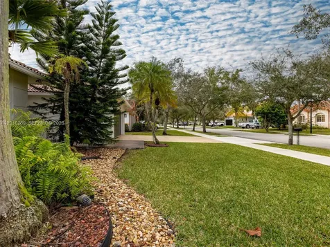 16894 Crestview Lane Weston FL 33326