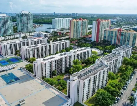 16909 N Bay Road Sunny Isles Beach FL 33160