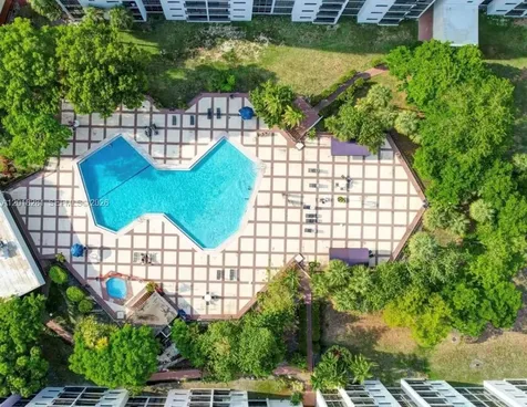 16909 N Bay Road Sunny Isles Beach FL 33160