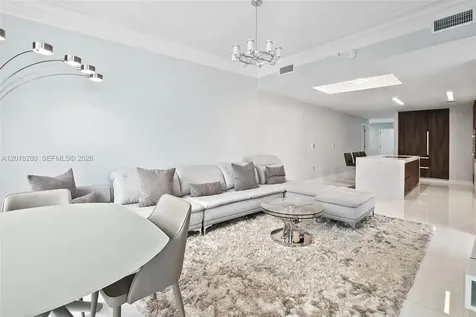 851 NE 1st Avenue Miami FL 33132