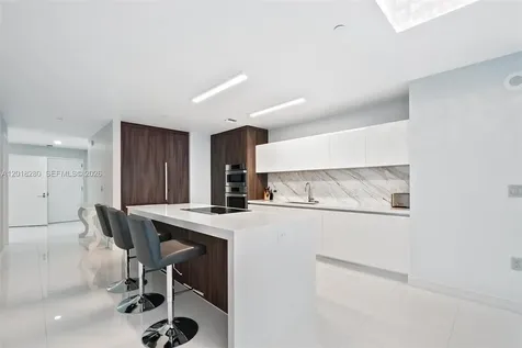 851 NE 1st Avenue Miami FL 33132