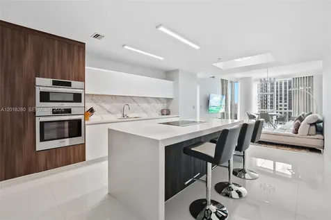 851 NE 1st Avenue Miami FL 33132