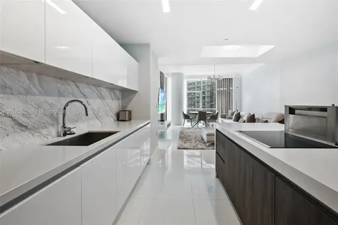 851 NE 1st Avenue Miami FL 33132