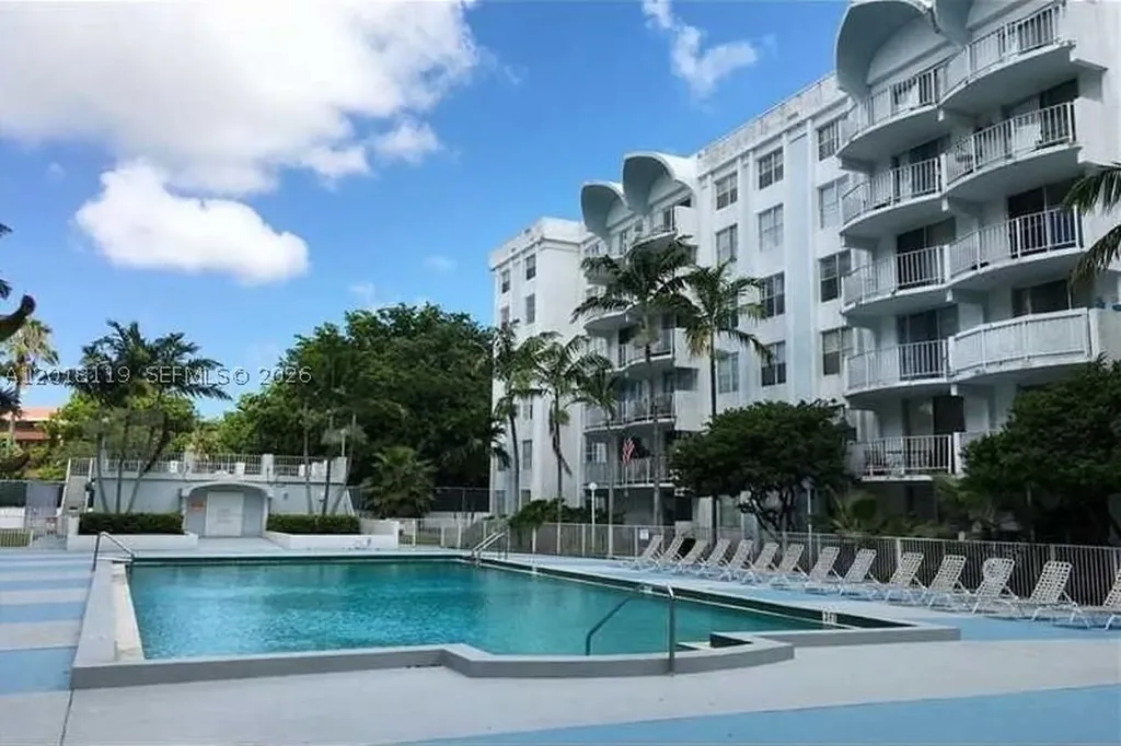 492 NW 165 St Road Miami FL 33169