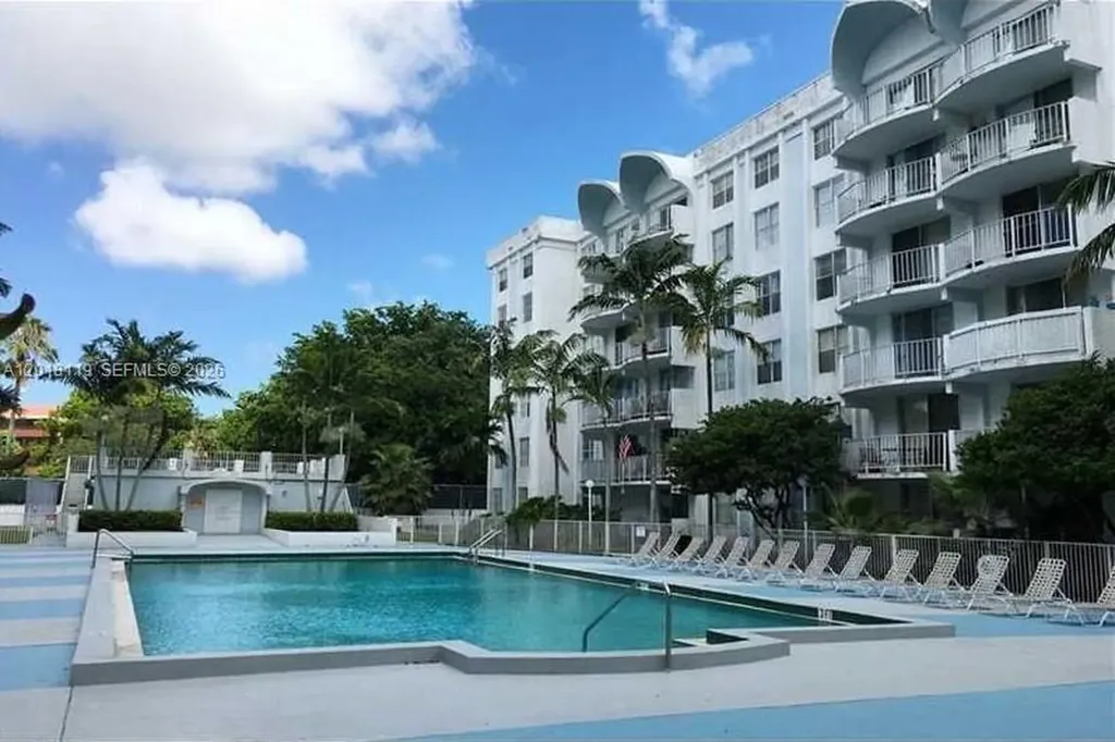492 NW 165 St Road Miami FL 33169