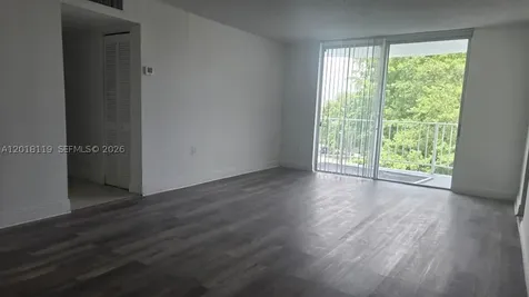 492 NW 165 St Road Miami FL 33169