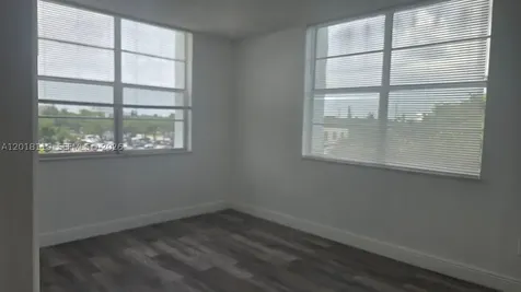 492 NW 165 St Road Miami FL 33169