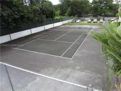 492 NW 165 St Road Miami FL 33169