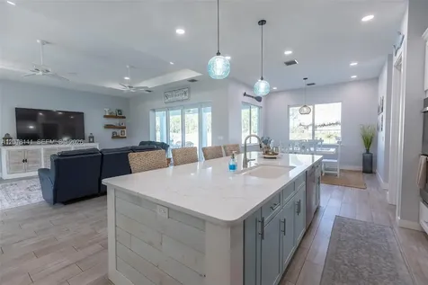 5371 S 25th Street Fort Pierce FL 34981