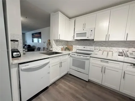 1800 SW 81st Avenue North Lauderdale FL 33068