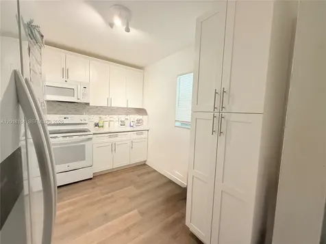 1800 SW 81st Avenue North Lauderdale FL 33068