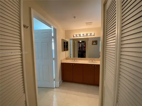 2425 SW 27th Avenue Miami FL 33145