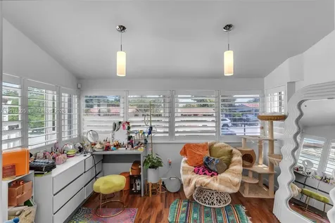 3151 NW Flagler Terrace Miami FL 33125