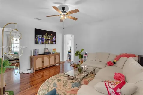 3151 NW Flagler Terrace Miami FL 33125