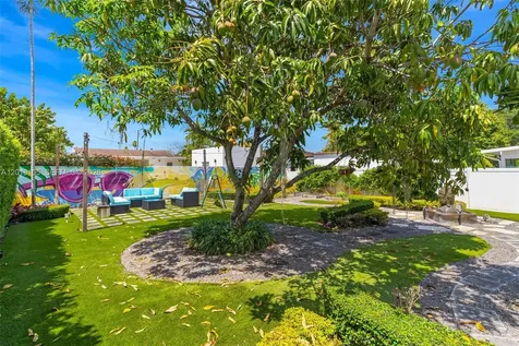 3151 NW Flagler Terrace Miami FL 33125