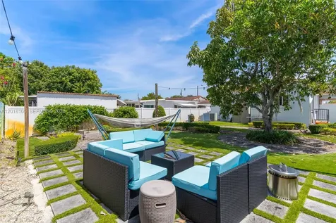 3151 NW Flagler Terrace Miami FL 33125