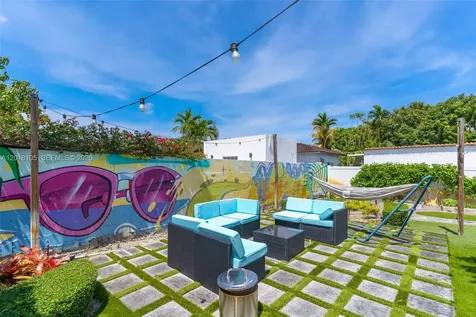 3151 NW Flagler Terrace Miami FL 33125