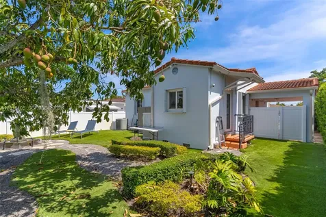 3151 NW Flagler Terrace Miami FL 33125