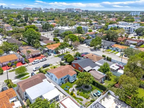 3151 NW Flagler Terrace Miami FL 33125