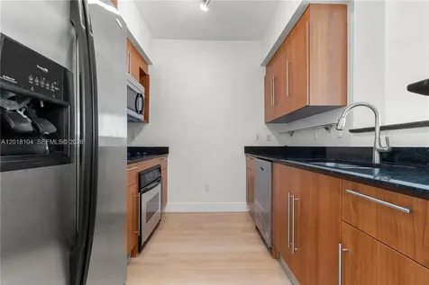 325 S Biscayne Miami FL 33131