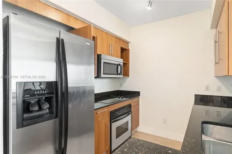 325 S Biscayne Miami FL 33131
