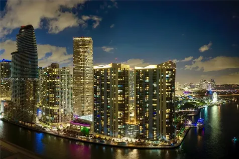325 S Biscayne Miami FL 33131