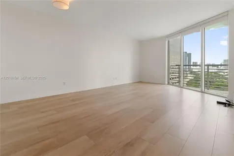 325 S Biscayne Miami FL 33131