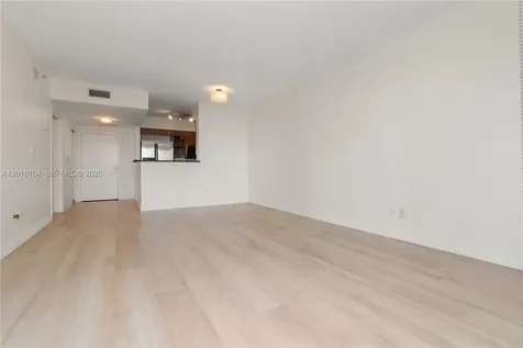 325 S Biscayne Miami FL 33131