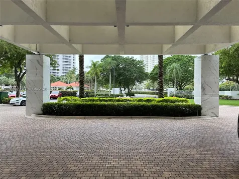 3300 NE 192nd Street Aventura FL 33180