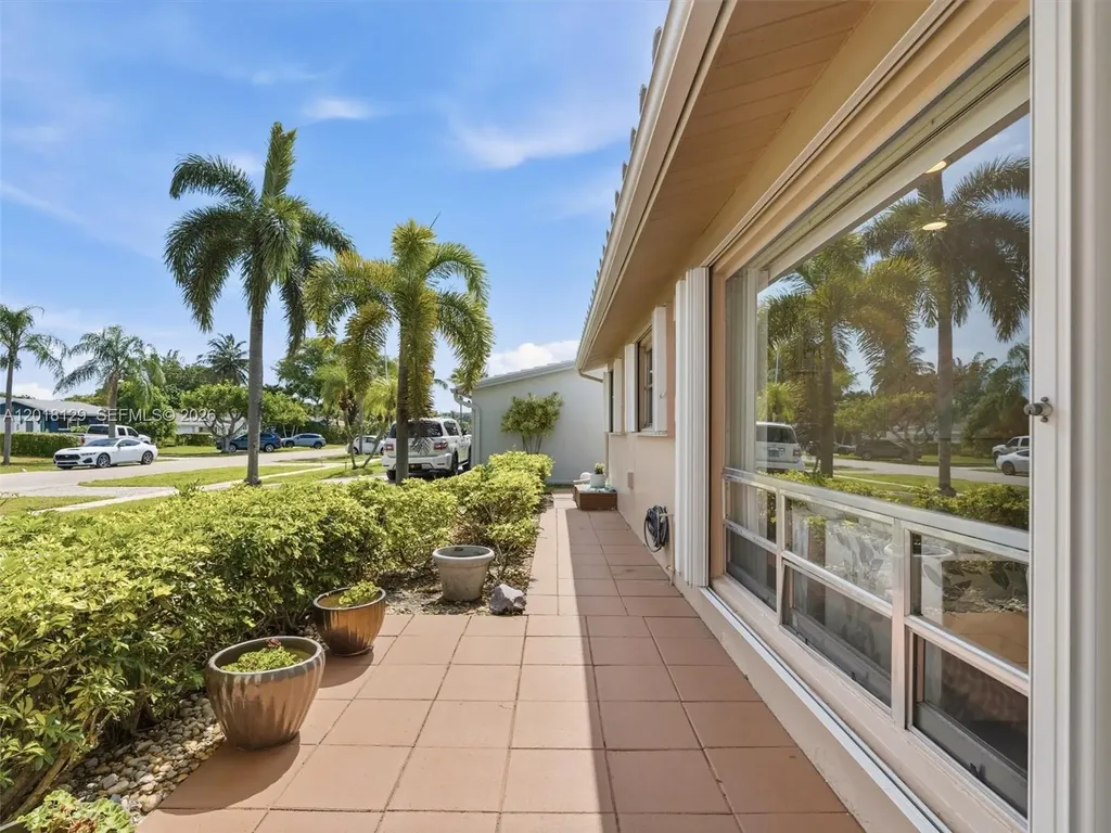 3222 Wilson Street Hollywood FL 33021