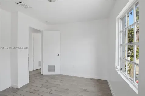 1035 NW 5th Street Miami FL 33128