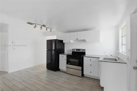 1035 NW 5th Street Miami FL 33128