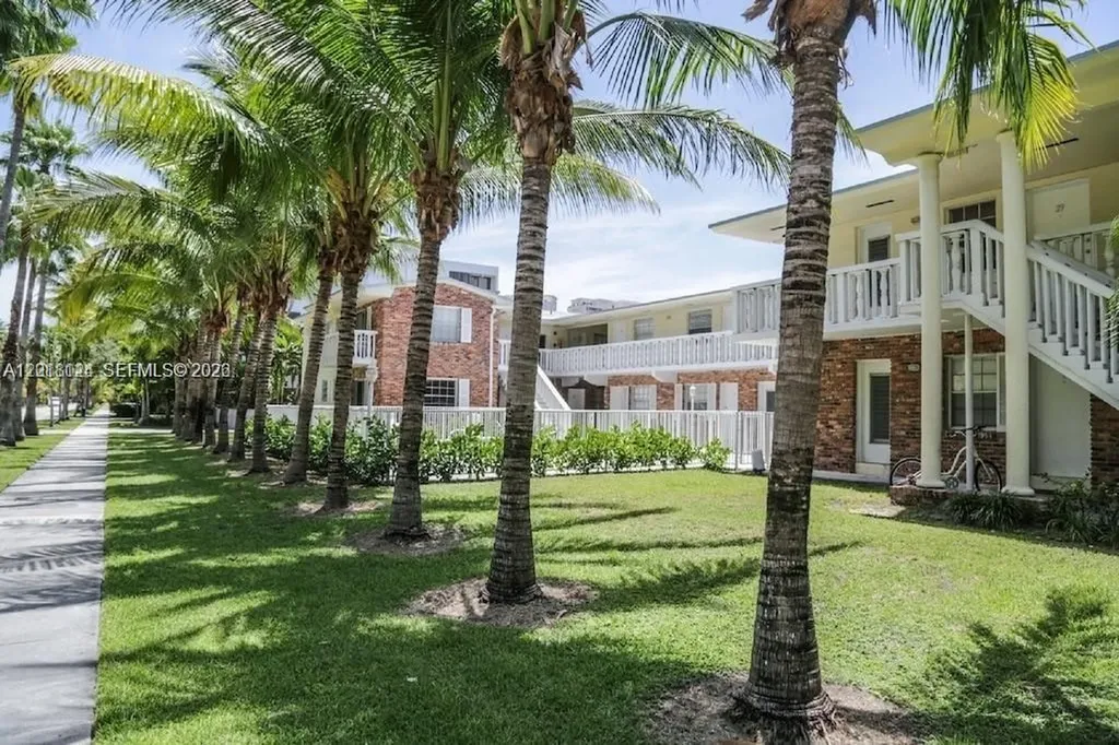 100 Sunrise Drive Key Biscayne FL 33149